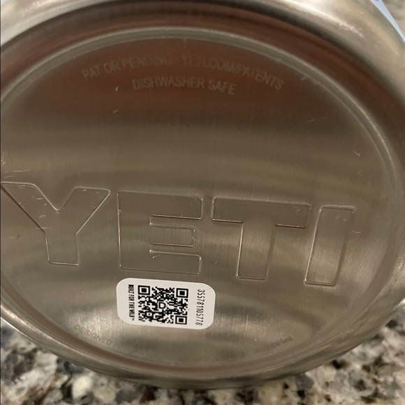 YETI Rambler 36 oz Bottle with Chug Cap - Picture 4 of 9